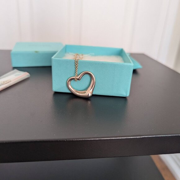 Tiffany Elsa Peretti Open Heart Pendant in sterling silver 27 mm - Picture 15 of 16
